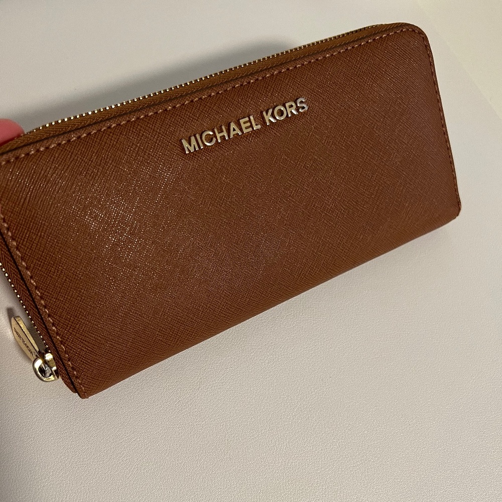 Michael kors wallet